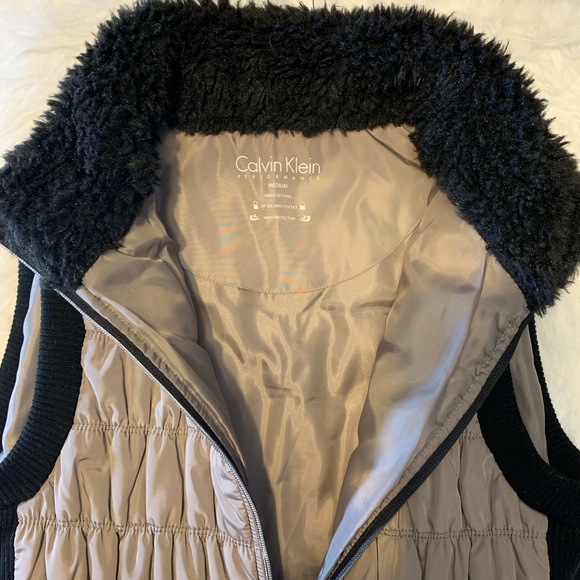🔥SOLD🔥 Calvin Klein Performance Vest! Size Medium - Picture 6 of 8